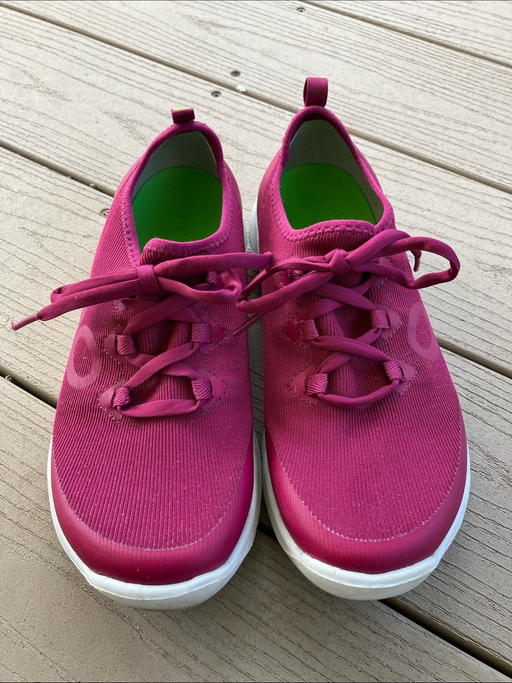 Oofos Women’s Fuchsia Sneakers